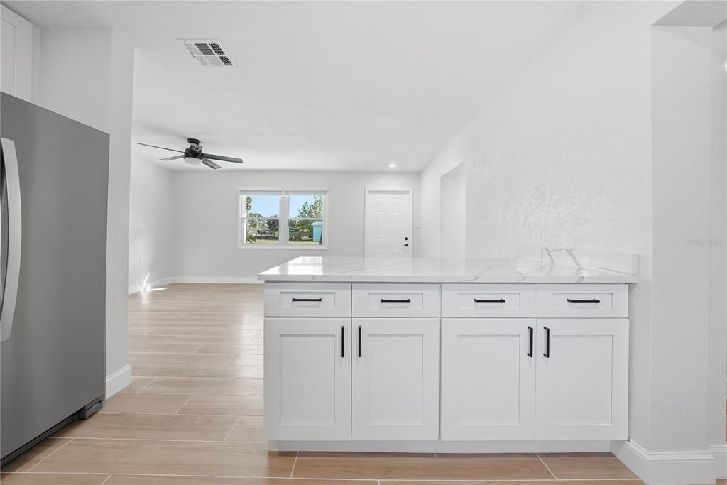 For Sale: $350,000 (3 beds, 2 baths, 1134 Square Feet)