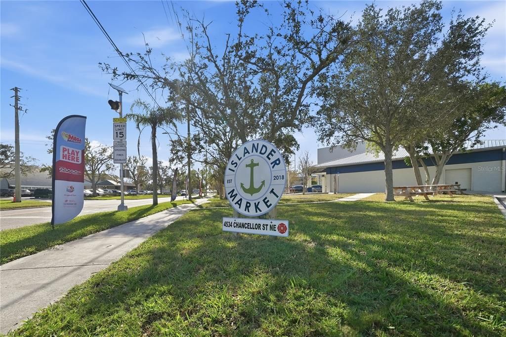 For Sale: $350,000 (3 beds, 2 baths, 1134 Square Feet)