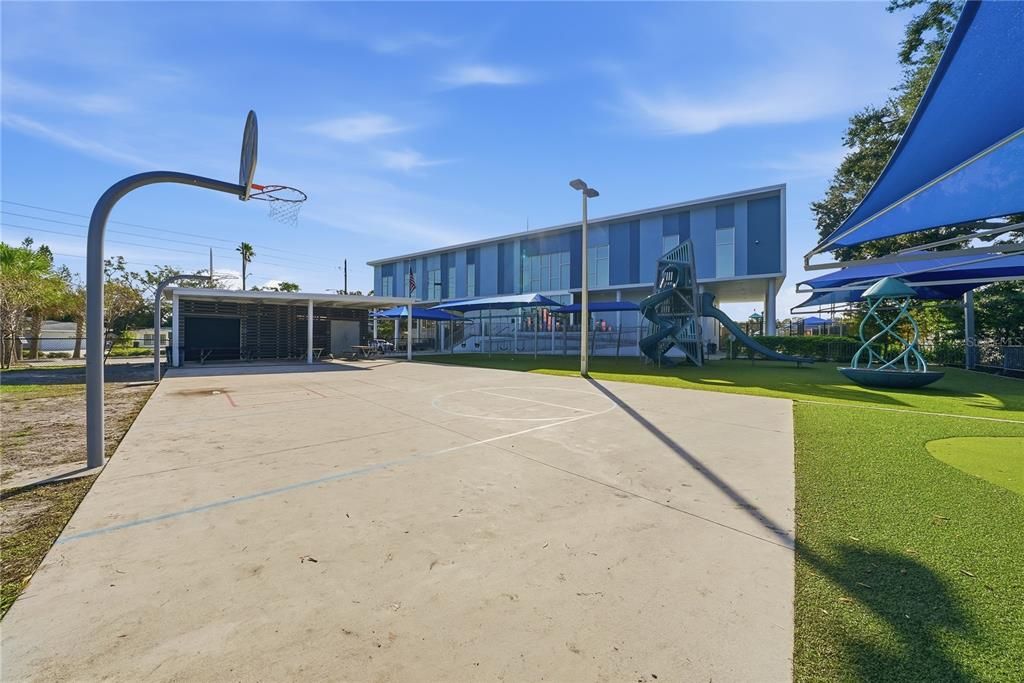 For Sale: $350,000 (3 beds, 2 baths, 1134 Square Feet)