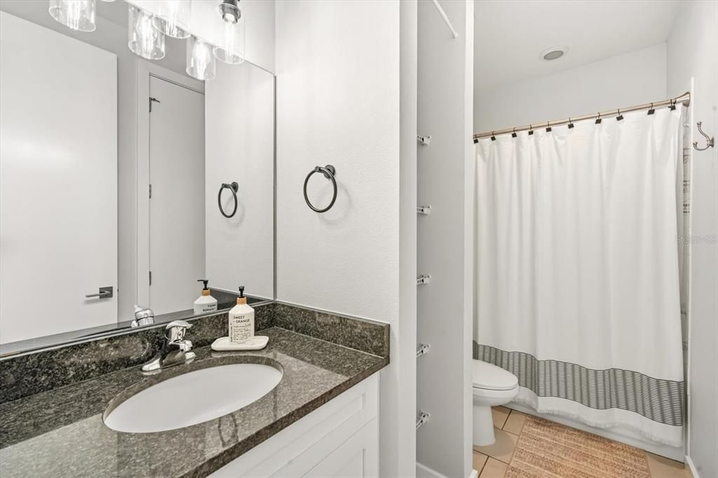 待售: $640,000 (3 贝兹, 2 浴室, 2181 平方英尺)