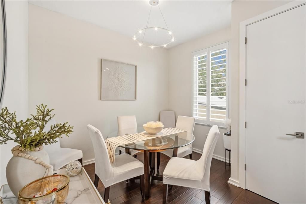 待售: $640,000 (3 贝兹, 2 浴室, 2181 平方英尺)