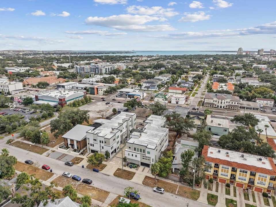 待售: $640,000 (3 贝兹, 2 浴室, 2181 平方英尺)