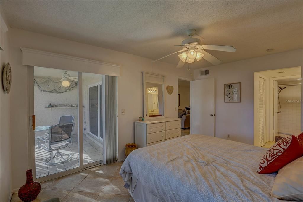 En Venta: $219,900 (2 camas, 2 baños, 1080 Pies cuadrados)