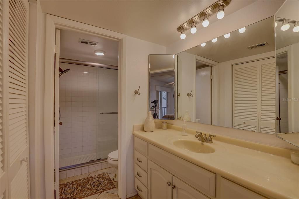 En Venta: $219,900 (2 camas, 2 baños, 1080 Pies cuadrados)