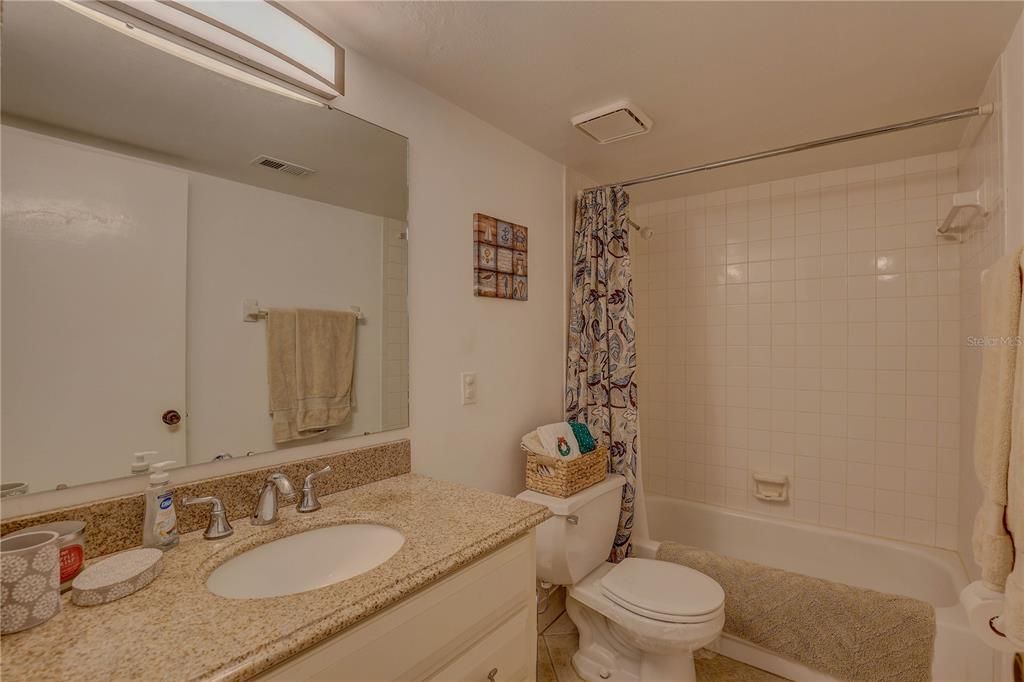 En Venta: $219,900 (2 camas, 2 baños, 1080 Pies cuadrados)