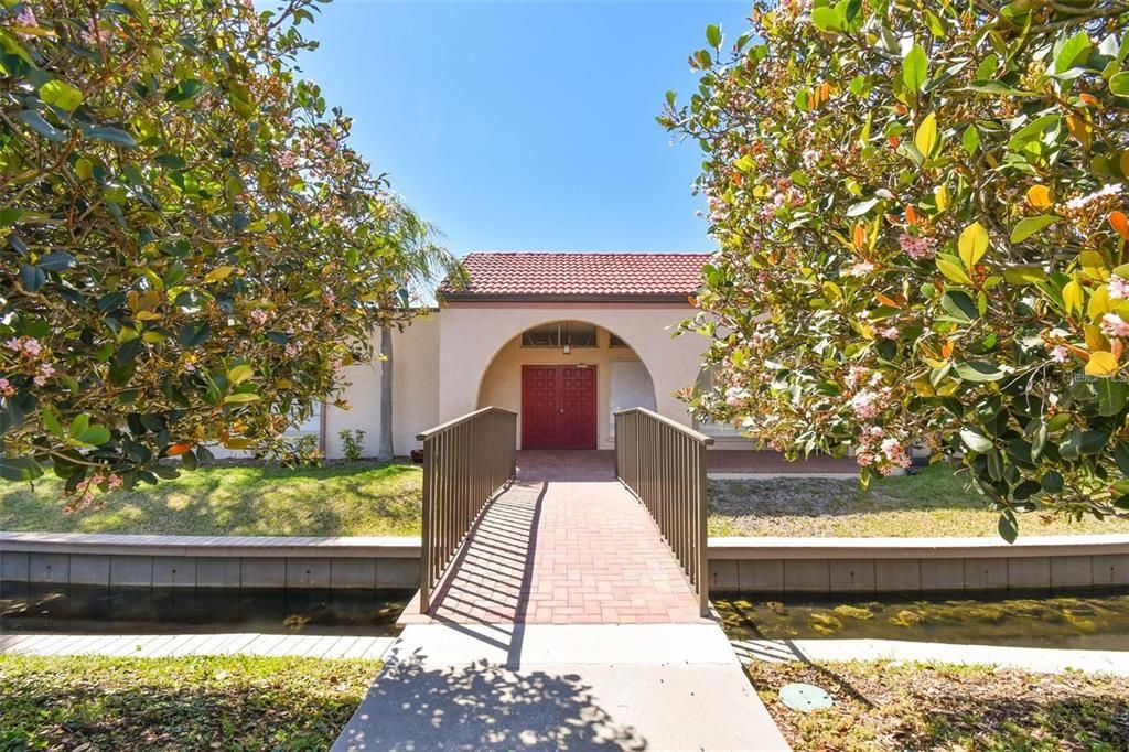 For Sale: $219,900 (2 beds, 2 baths, 1080 Square Feet)