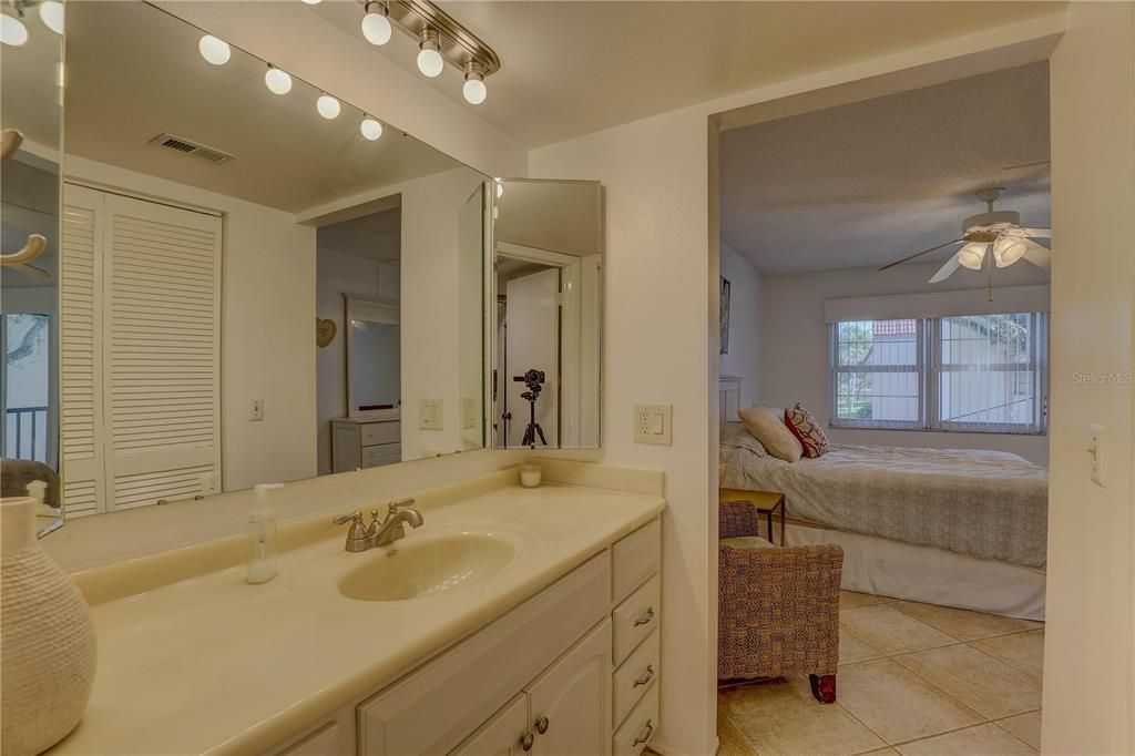 En Venta: $219,900 (2 camas, 2 baños, 1080 Pies cuadrados)