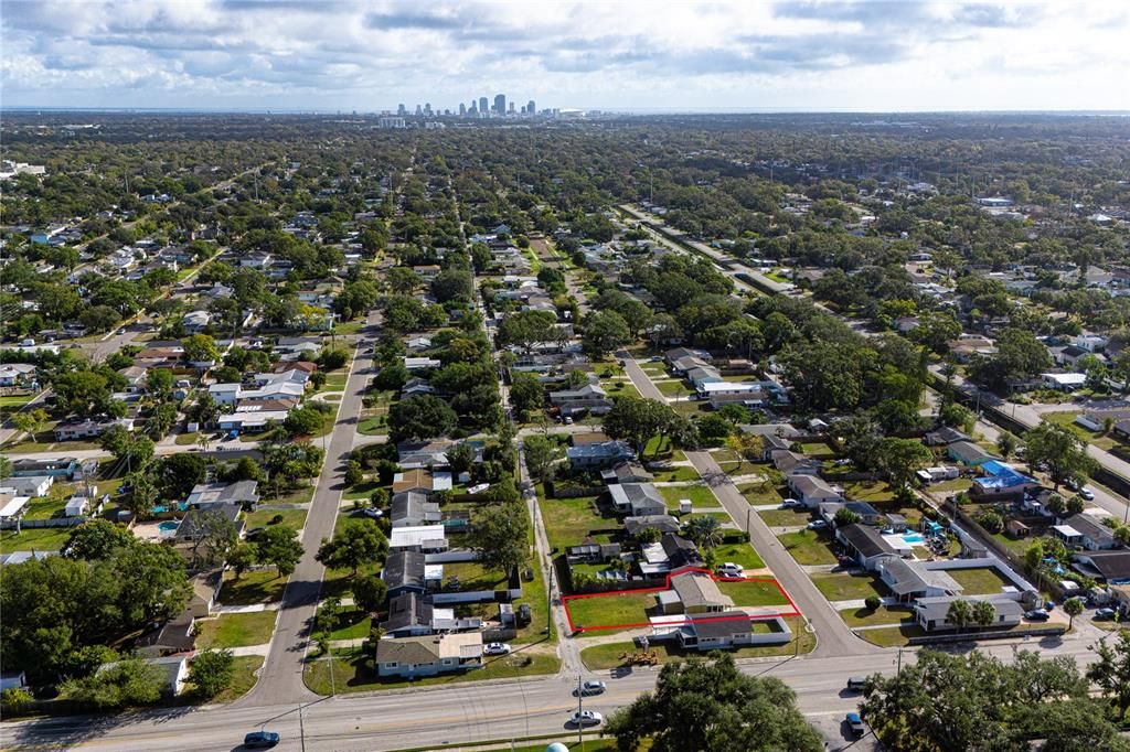 待售: $325,000 (2 贝兹, 1 浴室, 747 平方英尺)