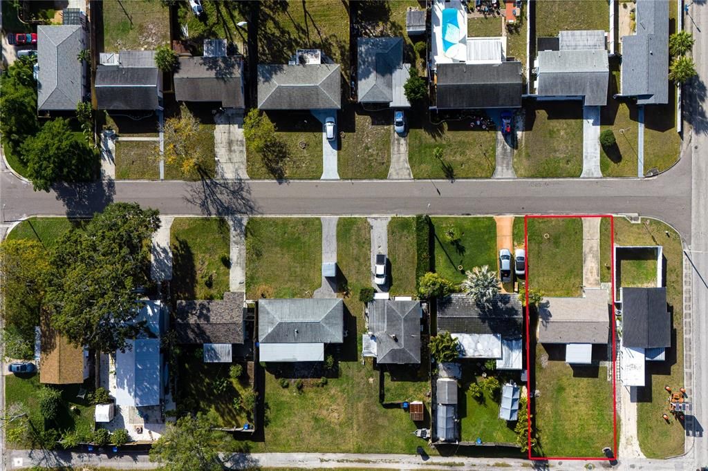 待售: $325,000 (2 贝兹, 1 浴室, 747 平方英尺)