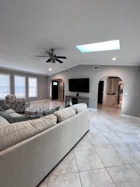 В аренду: $4,000 (3 спален, 2 ванн, 1719 Квадратных фут)