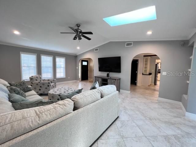 В аренду: $4,000 (3 спален, 2 ванн, 1719 Квадратных фут)