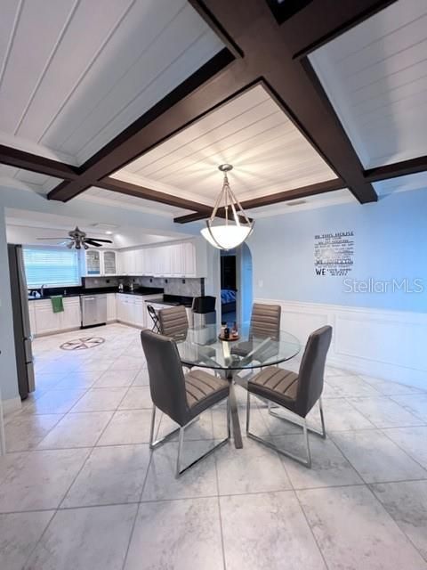 В аренду: $4,000 (3 спален, 2 ванн, 1719 Квадратных фут)