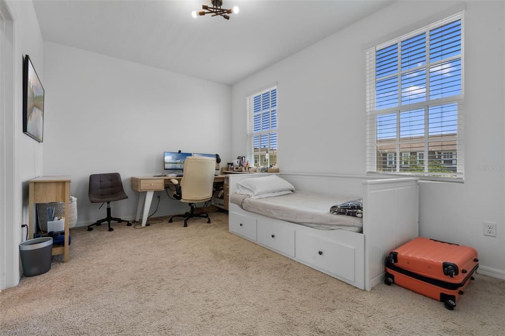 For Rent: $3,400 (3 beds, 2 baths, 1638 Square Feet)