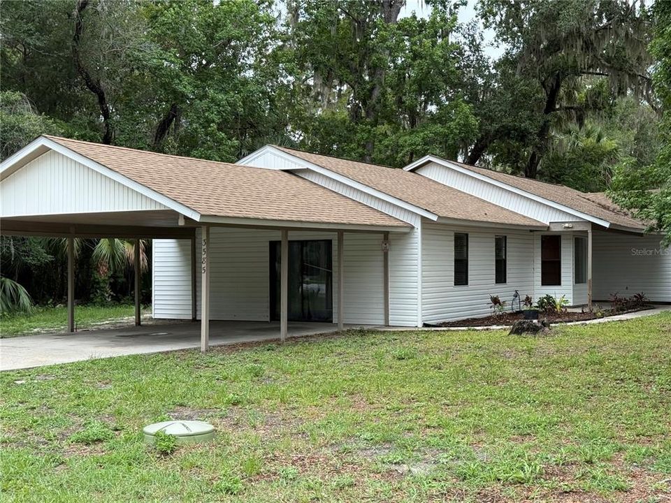 For Sale: $365,000 (4 beds, 2 baths, 1938 Square Feet)