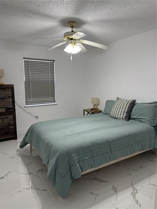 For Sale: $365,000 (4 beds, 2 baths, 1938 Square Feet)