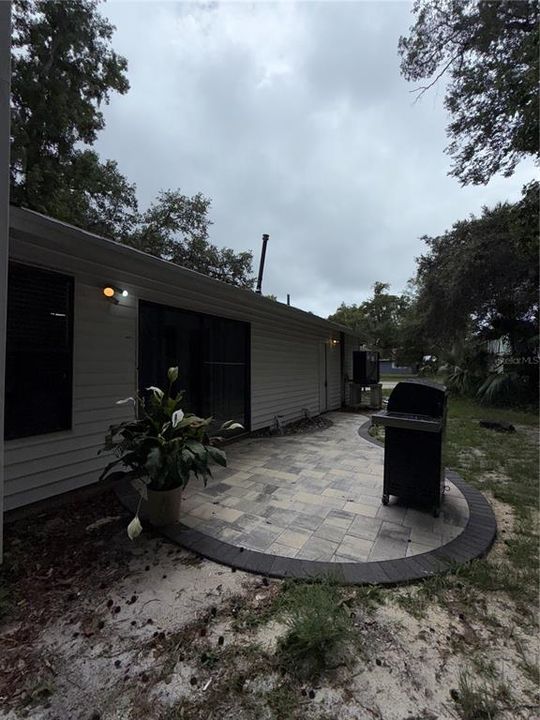 For Sale: $365,000 (4 beds, 2 baths, 1938 Square Feet)