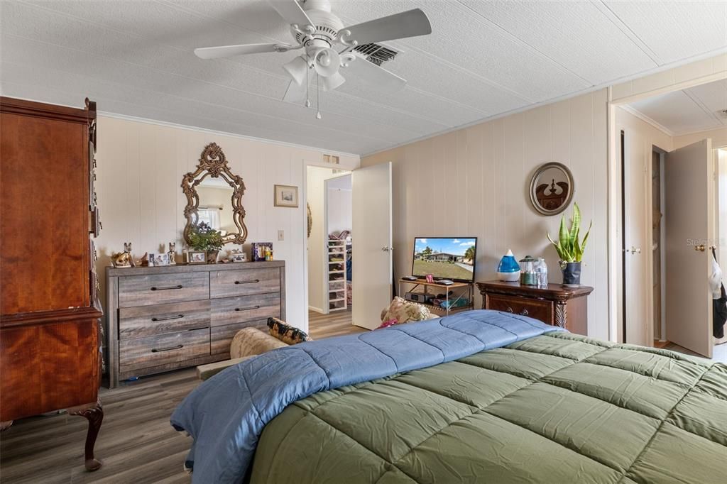 待售: $178,000 (2 贝兹, 2 浴室, 1300 平方英尺)