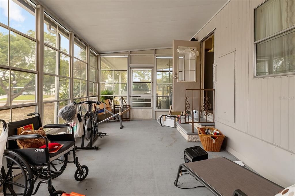 待售: $178,000 (2 贝兹, 2 浴室, 1300 平方英尺)