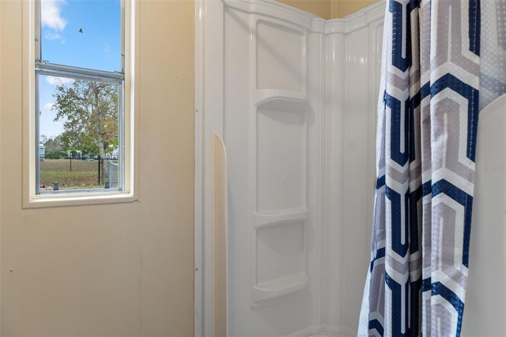 待售: $178,000 (2 贝兹, 2 浴室, 1300 平方英尺)