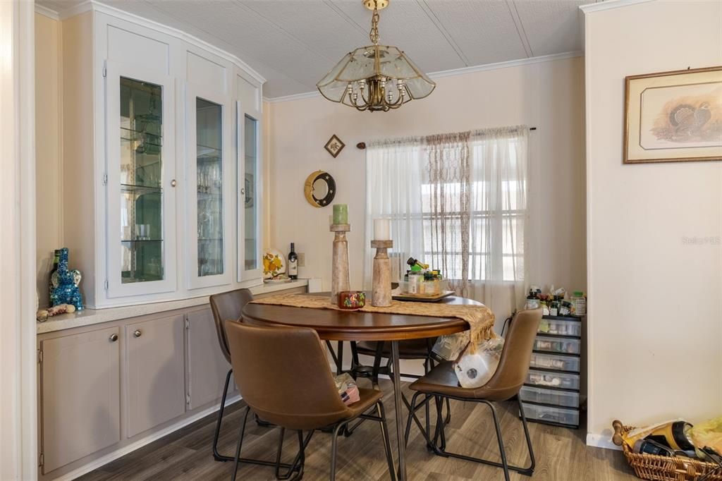 待售: $178,000 (2 贝兹, 2 浴室, 1300 平方英尺)