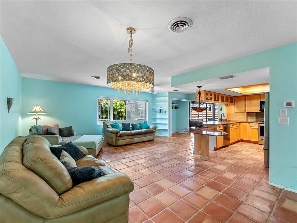 На продажу: $299,000 (3 спален, 2 ванн, 1767 Квадратных фут)