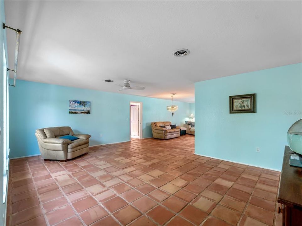 На продажу: $299,000 (3 спален, 2 ванн, 1767 Квадратных фут)