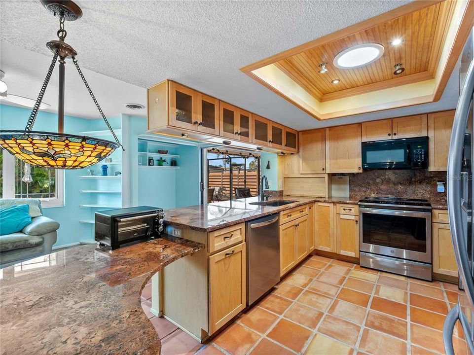 На продажу: $299,000 (3 спален, 2 ванн, 1767 Квадратных фут)