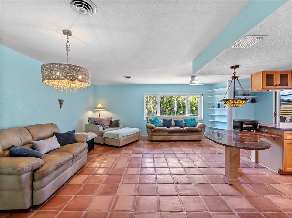 На продажу: $299,000 (3 спален, 2 ванн, 1767 Квадратных фут)