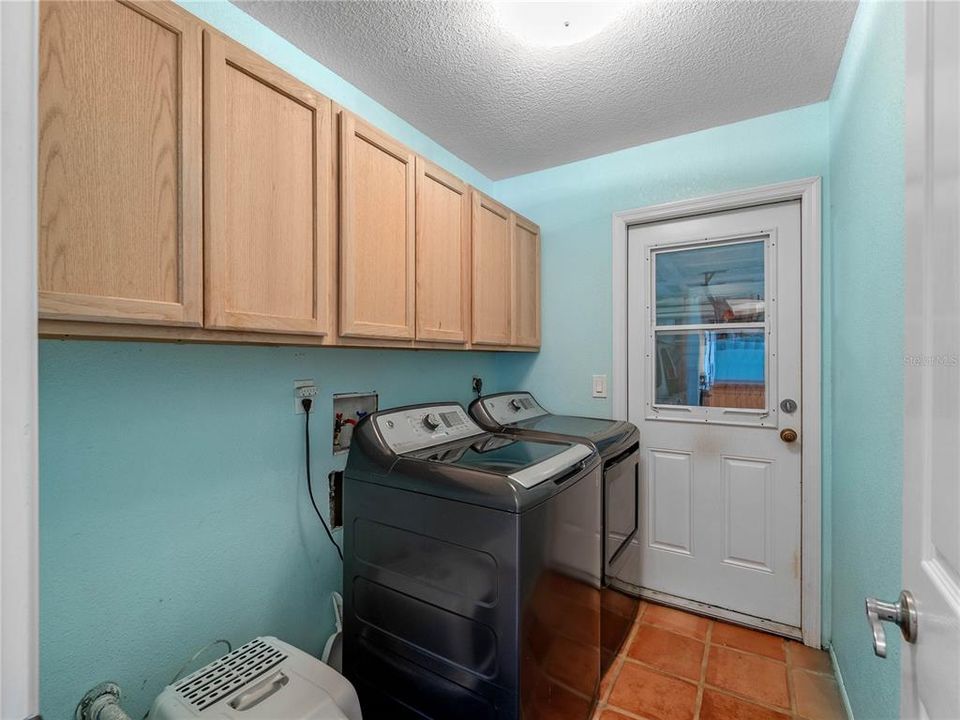 На продажу: $299,000 (3 спален, 2 ванн, 1767 Квадратных фут)