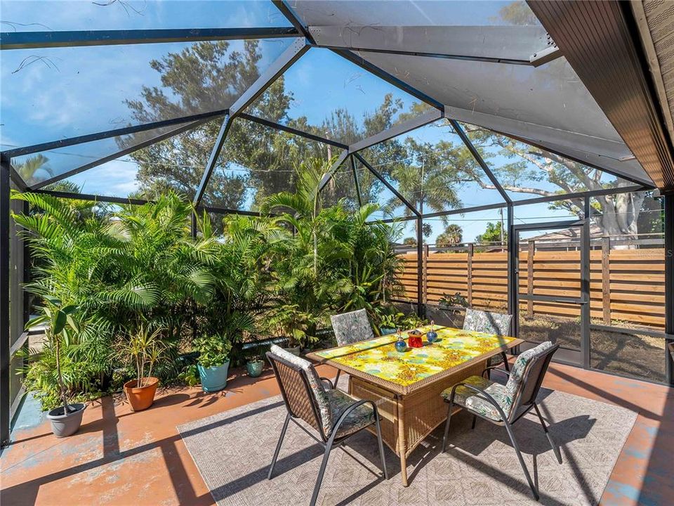 На продажу: $299,000 (3 спален, 2 ванн, 1767 Квадратных фут)