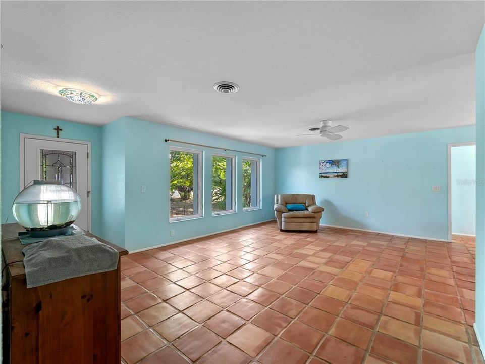 На продажу: $299,000 (3 спален, 2 ванн, 1767 Квадратных фут)