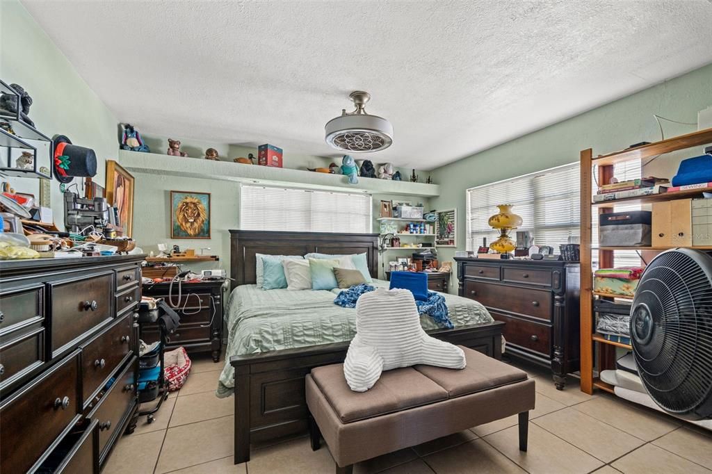 En Venta: $399,900 (3 camas, 2 baños, 1944 Pies cuadrados)