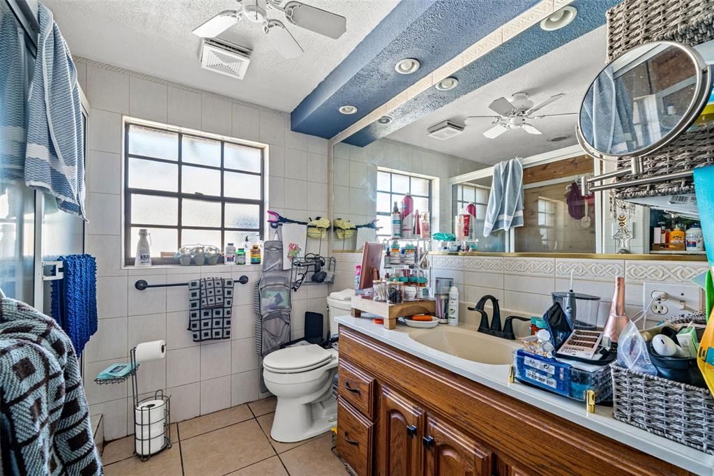 En Venta: $399,900 (3 camas, 2 baños, 1944 Pies cuadrados)