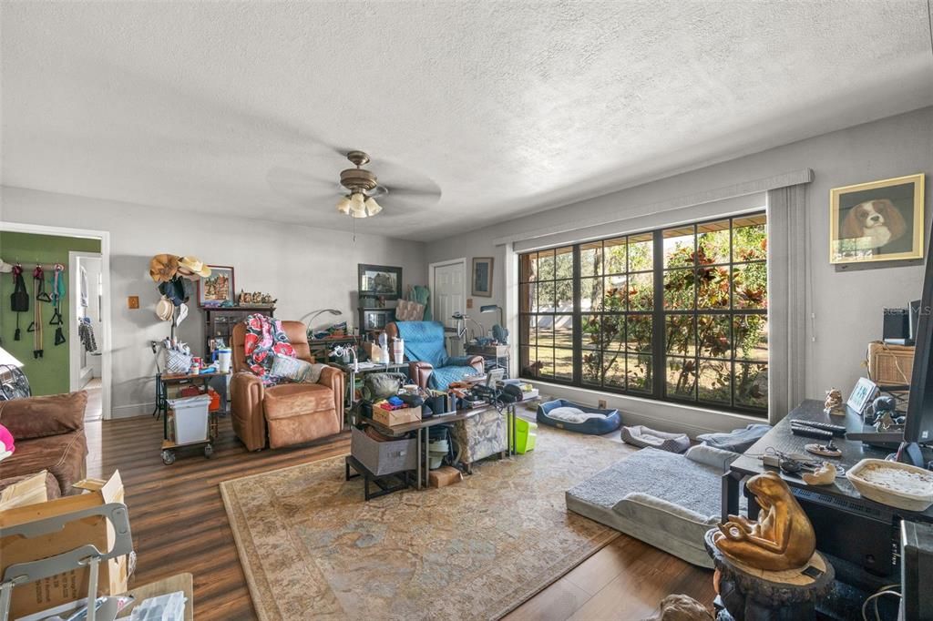 En Venta: $399,900 (3 camas, 2 baños, 1944 Pies cuadrados)