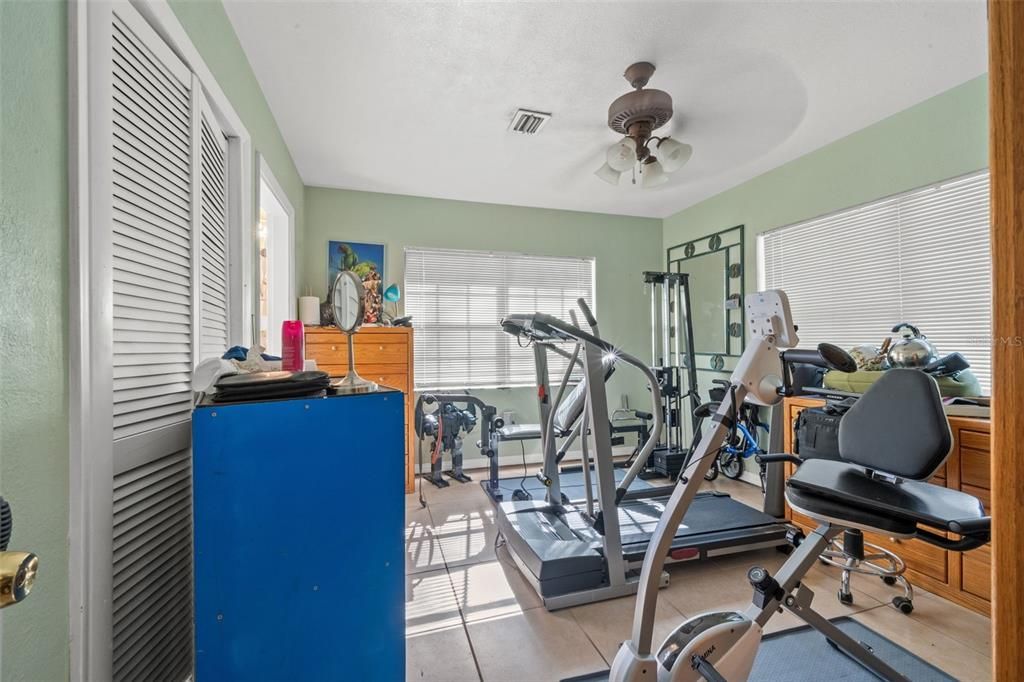 En Venta: $399,900 (3 camas, 2 baños, 1944 Pies cuadrados)