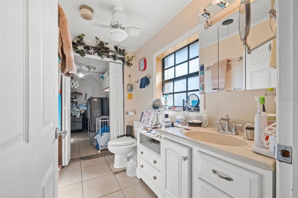 En Venta: $399,900 (3 camas, 2 baños, 1944 Pies cuadrados)