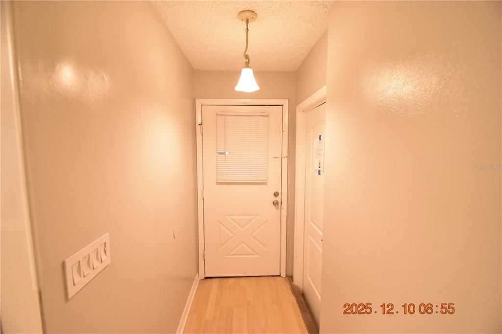 For Rent: $1,750 (3 beds, 2 baths, 1136 Square Feet)