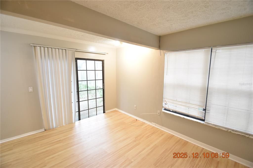 For Rent: $1,750 (3 beds, 2 baths, 1136 Square Feet)