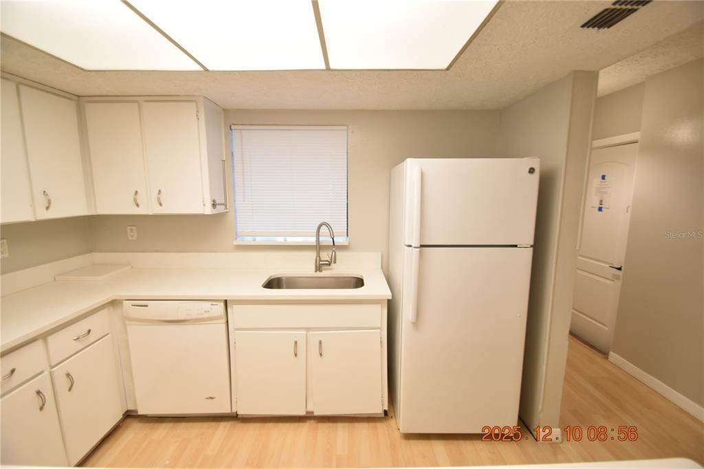 For Rent: $1,750 (3 beds, 2 baths, 1136 Square Feet)