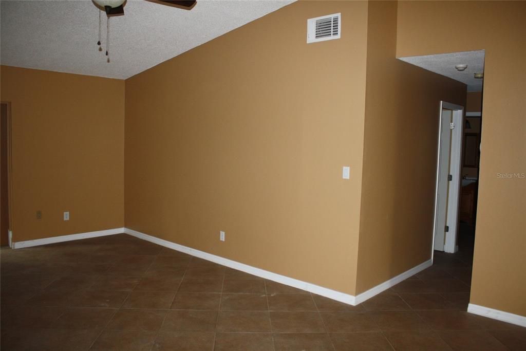 В аренду: $2,000 (3 спален, 2 ванн, 1218 Квадратных фут)