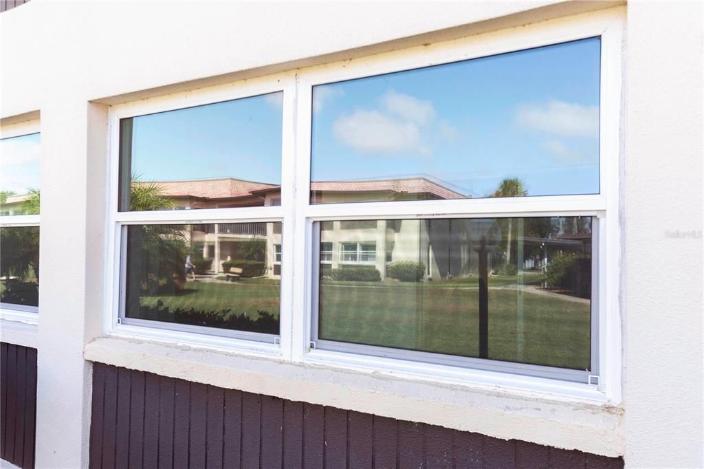 На продажу: $83,000 (2 спален, 2 ванн, 1088 Квадратных фут)