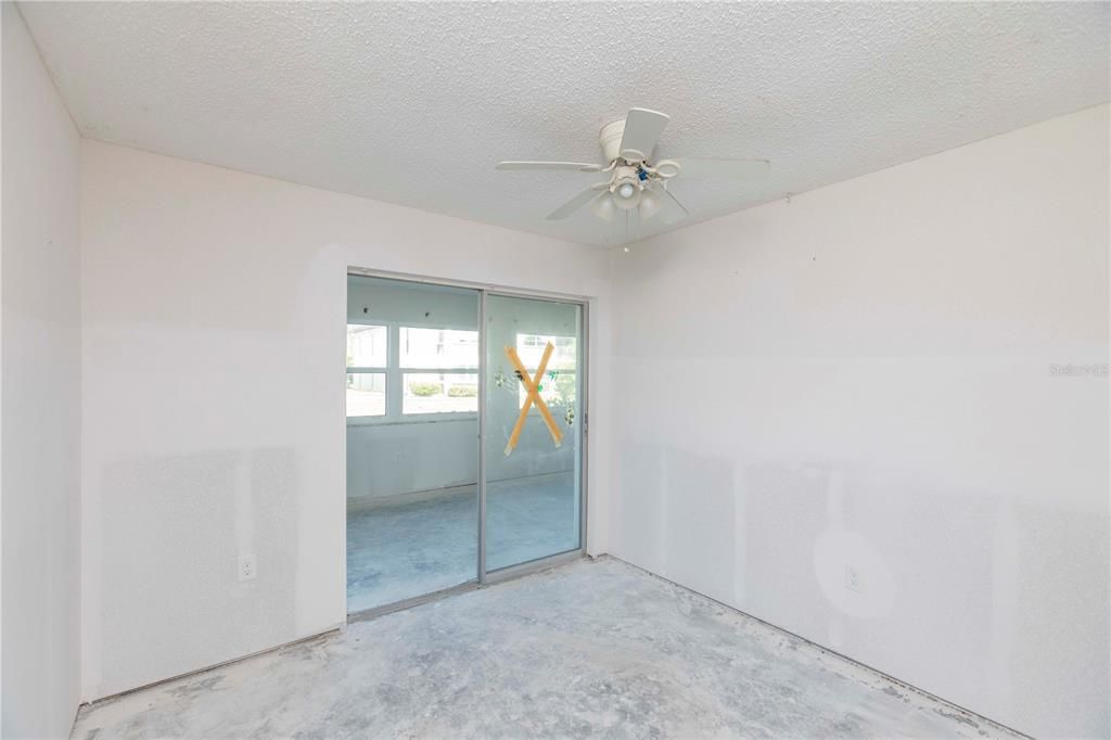 На продажу: $83,000 (2 спален, 2 ванн, 1088 Квадратных фут)