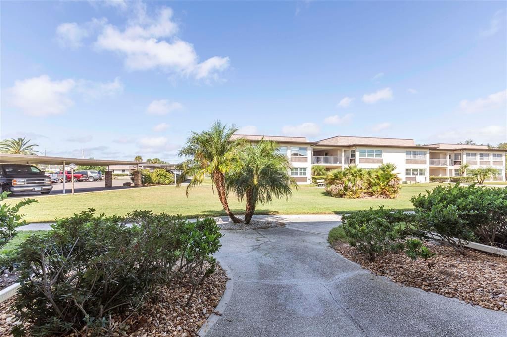 На продажу: $83,000 (2 спален, 2 ванн, 1088 Квадратных фут)