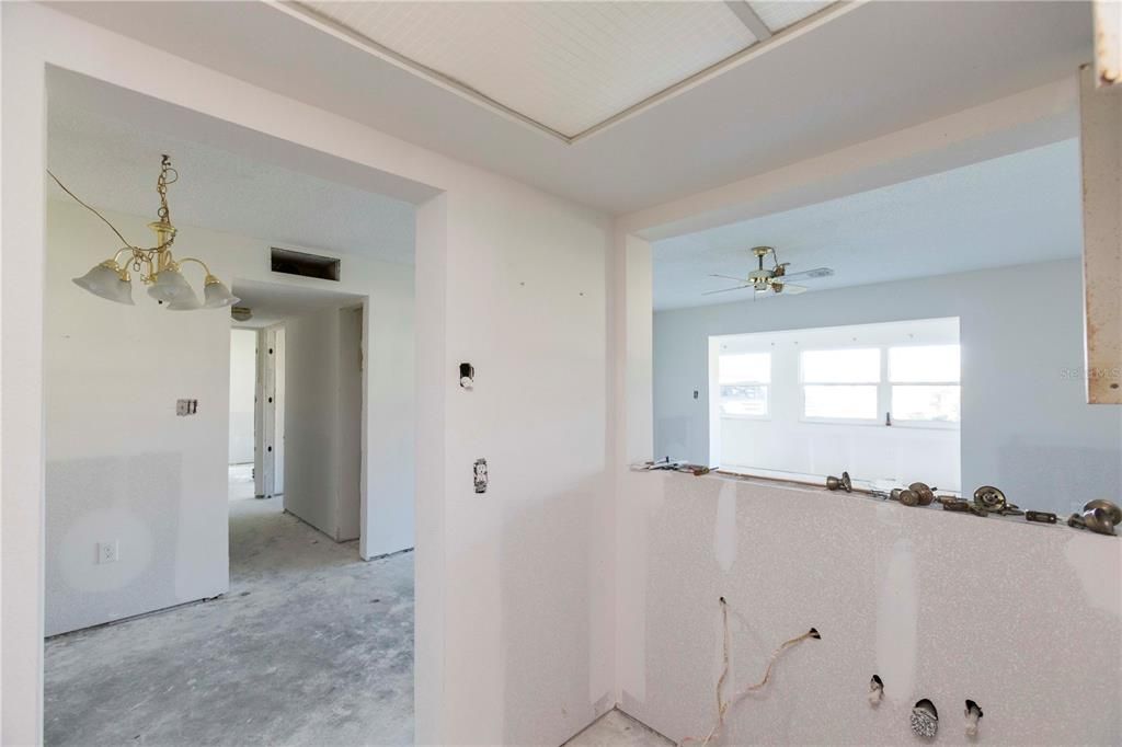 На продажу: $83,000 (2 спален, 2 ванн, 1088 Квадратных фут)