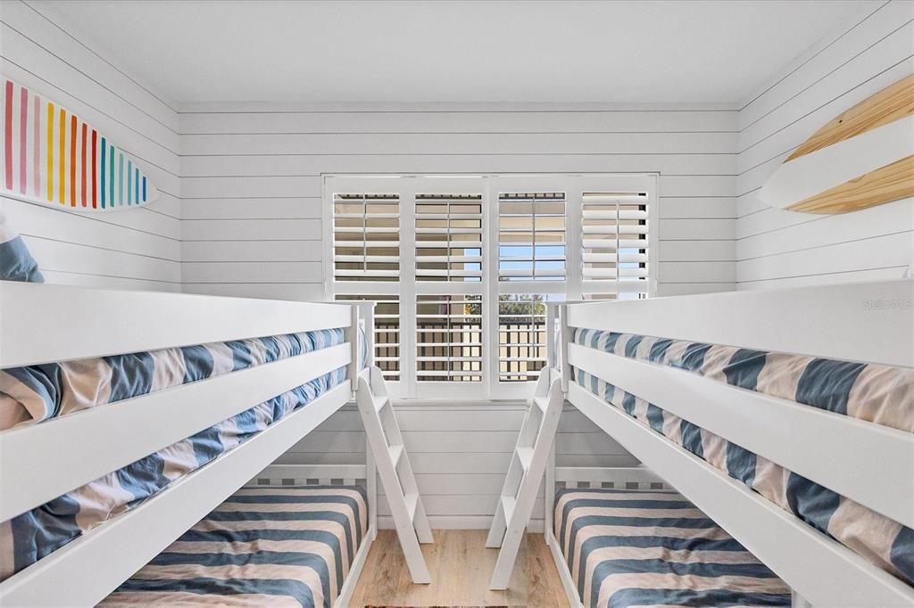 待售: $1,299,000 (2 贝兹, 2 浴室, 1326 平方英尺)