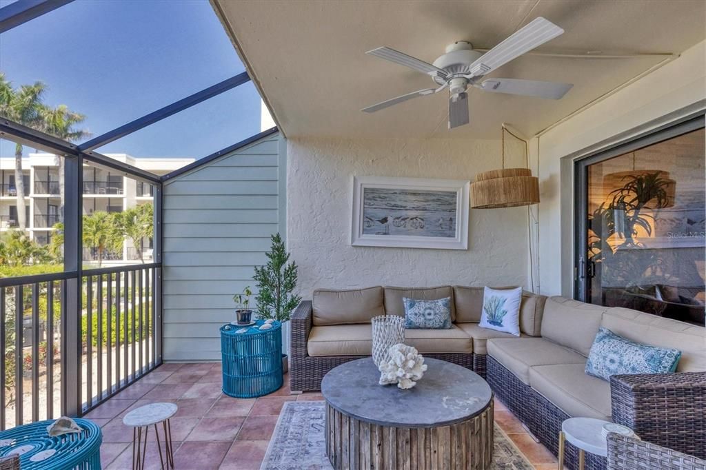 待售: $1,299,000 (2 贝兹, 2 浴室, 1326 平方英尺)