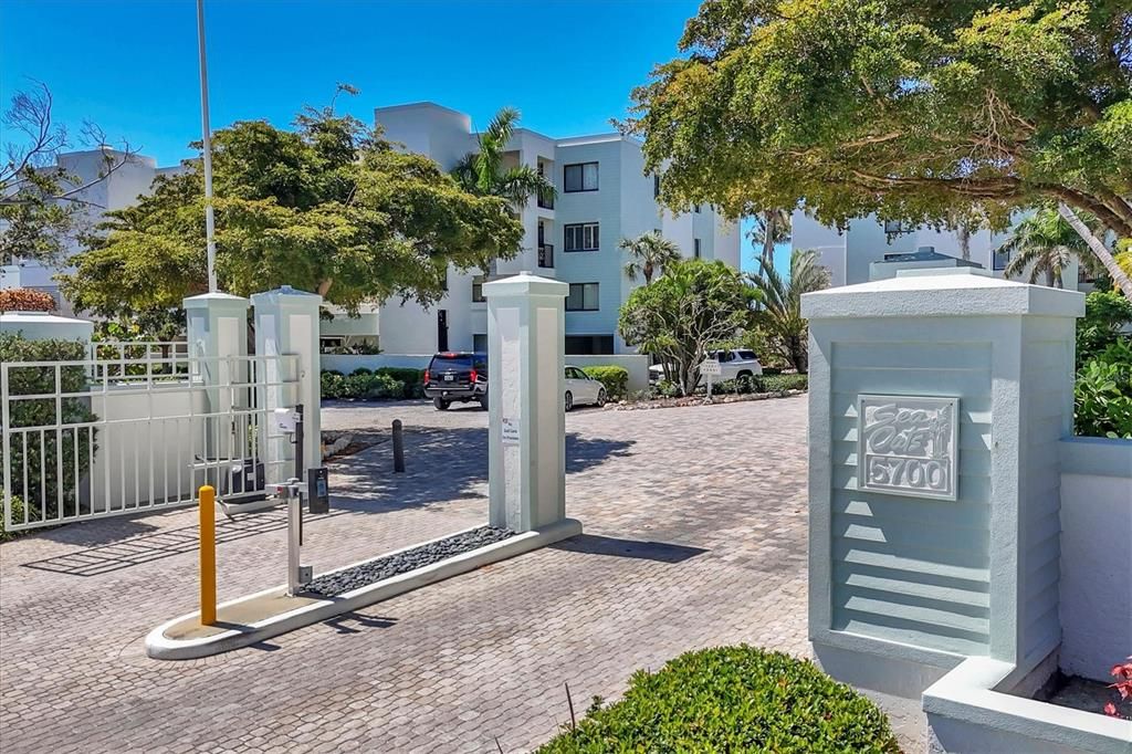 待售: $1,299,000 (2 贝兹, 2 浴室, 1326 平方英尺)