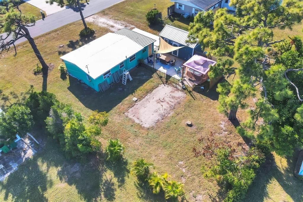 На продажу: $269,900 (2 спален, 1 ванн, 696 Квадратных фут)