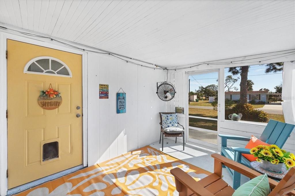 На продажу: $269,900 (2 спален, 1 ванн, 696 Квадратных фут)