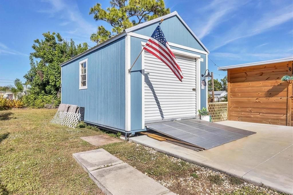 На продажу: $269,900 (2 спален, 1 ванн, 696 Квадратных фут)